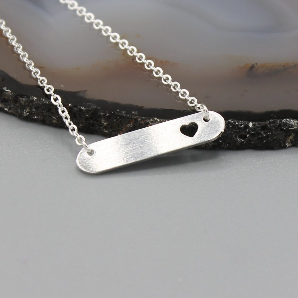 Jewelry necklace pendant bar love heart romantic modern simple dainty fashion
